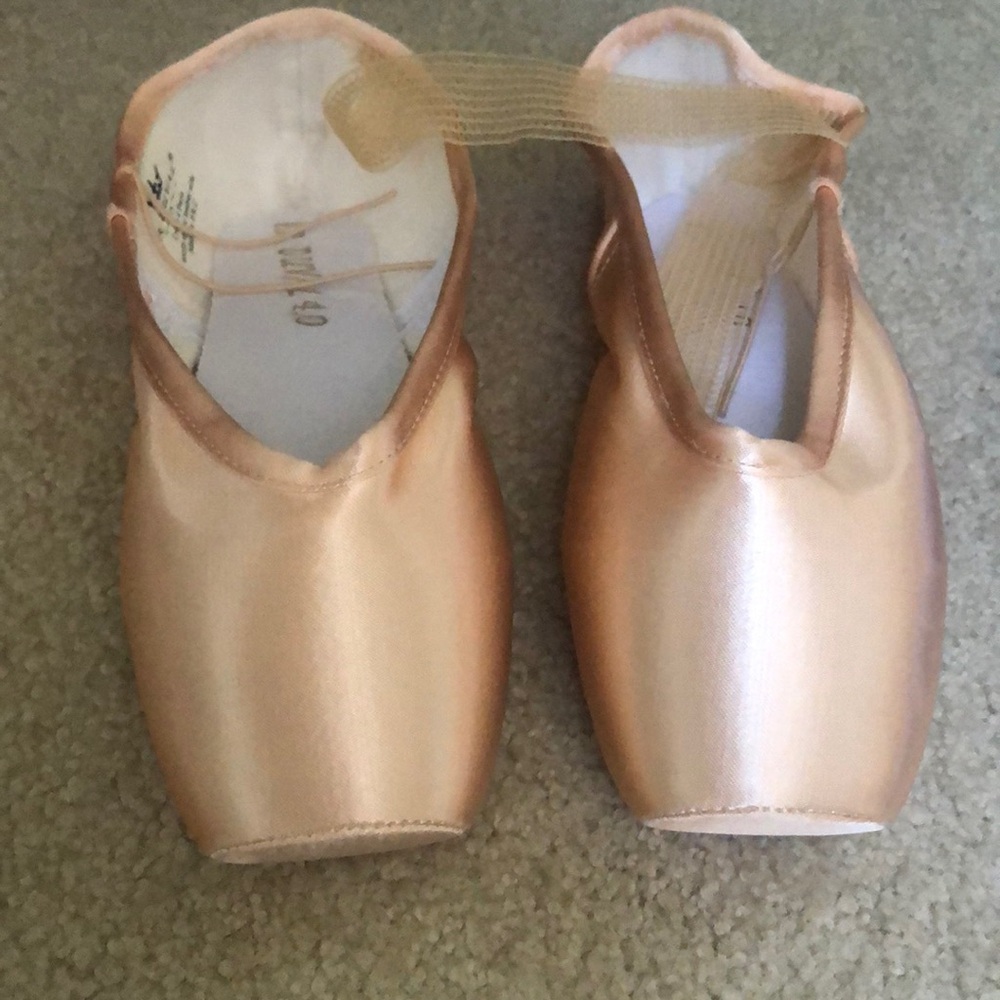 F.R.Duval pointe shoes 7.5 width:M shank:STR